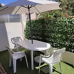 Apartman Mas Boucard Ii : Cour Et Parking Prives *